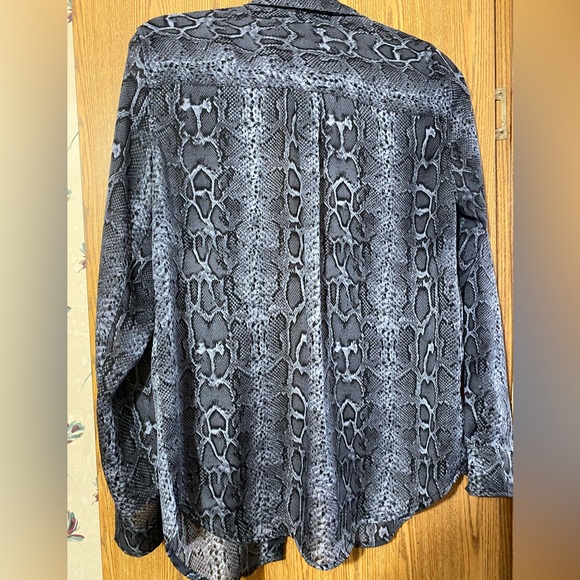 Snake print blouse - Picture 2 of 4
